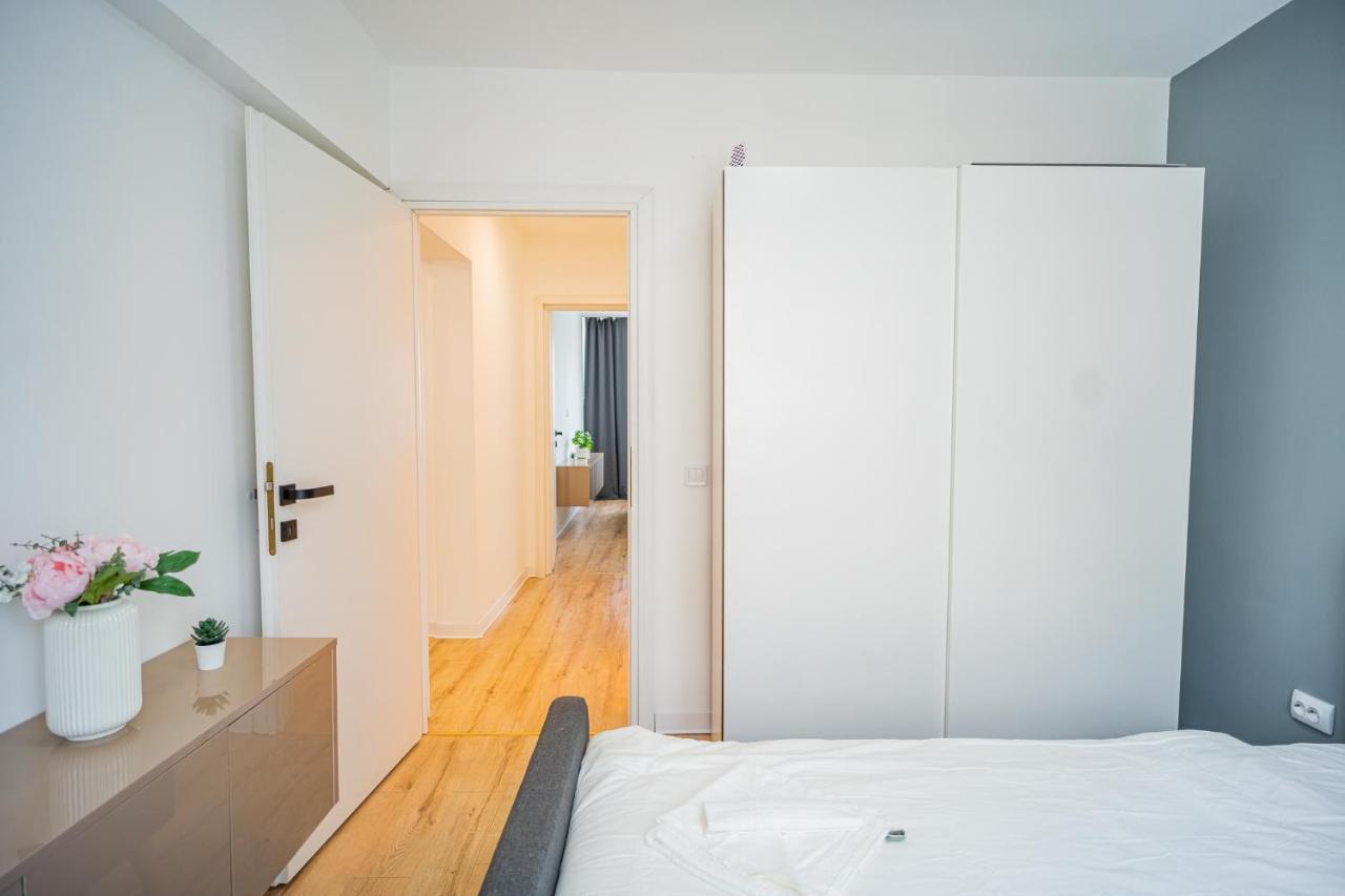 Refreshingly Chic: Newly Renovated 2Br Apartment Bucureşti Ngoại thất bức ảnh