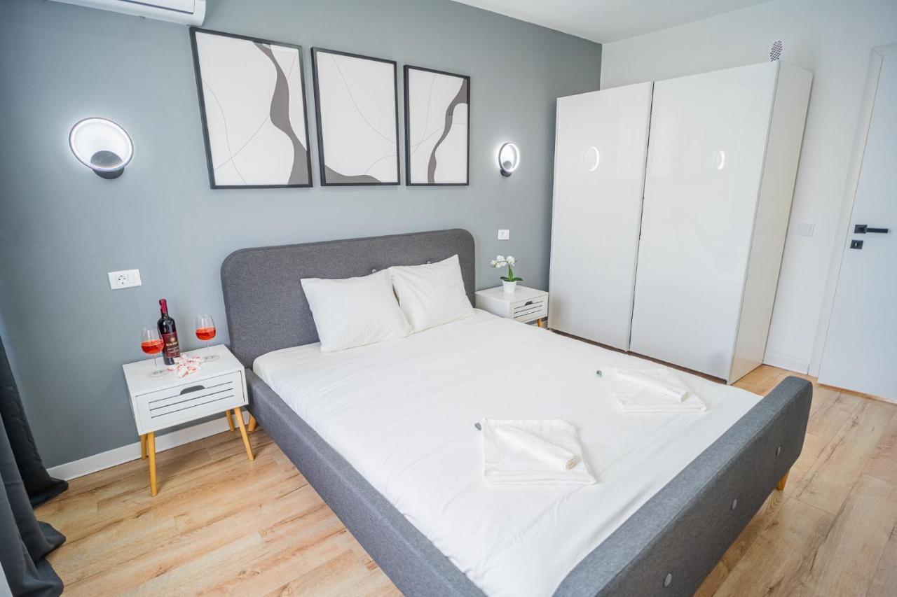 Refreshingly Chic: Newly Renovated 2Br Apartment Bucureşti Ngoại thất bức ảnh